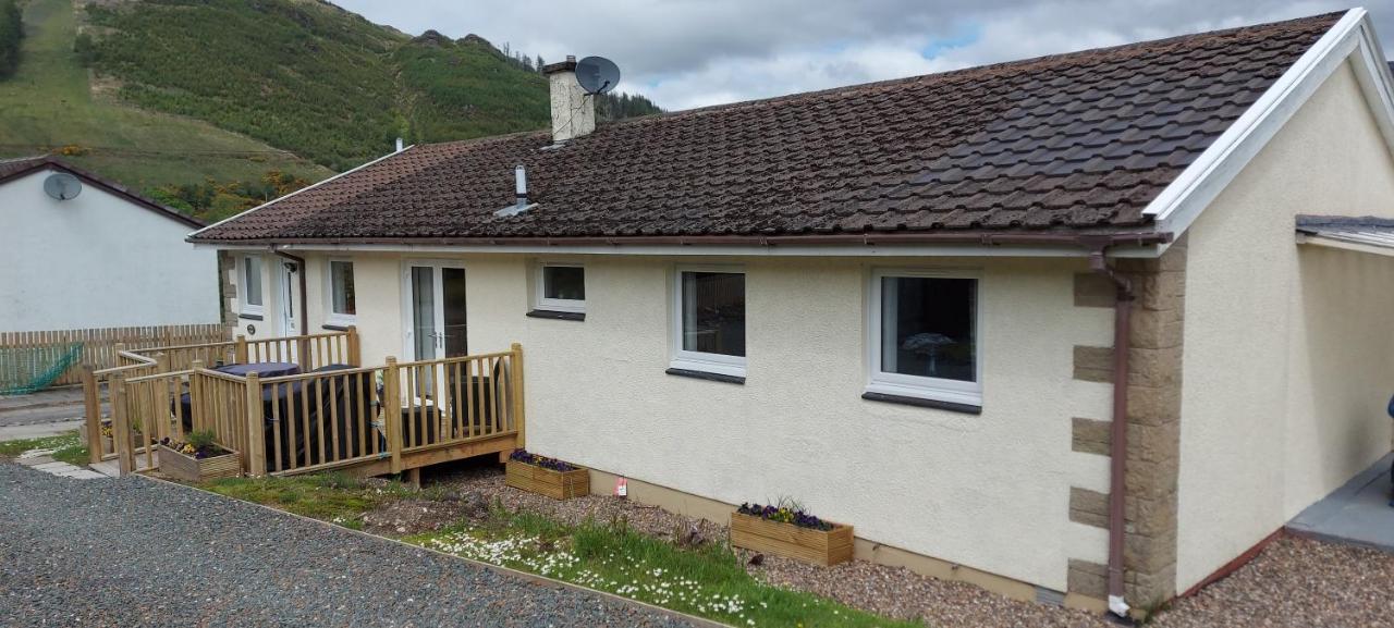 2 Cv At Lochgoilhead With Swedish Hot Tub Exterior photo